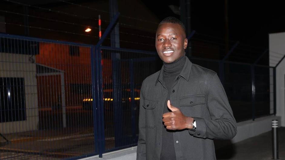 10B350A9-37CA-4B2B-9C9E-90457F7AFB58