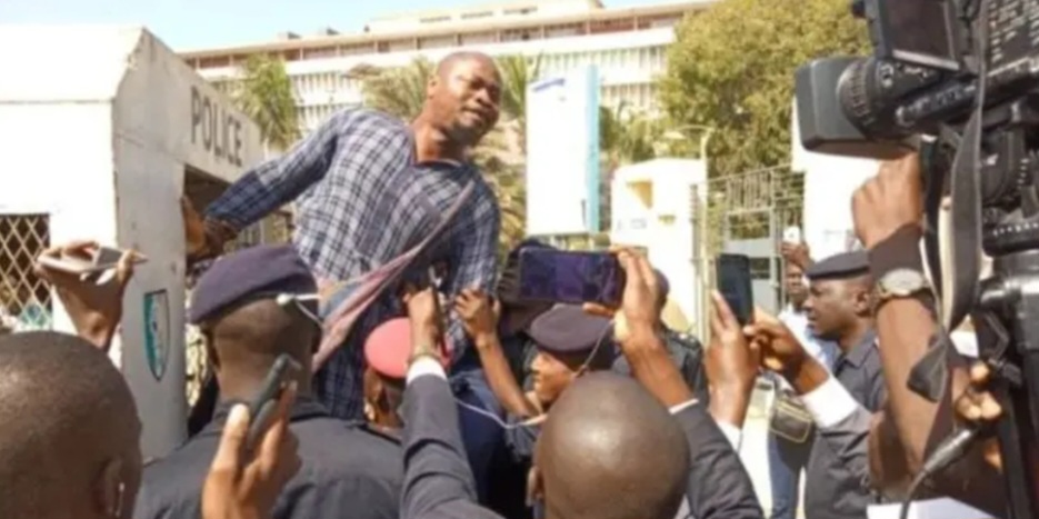 Screenshot_20230304_225448_Chrome