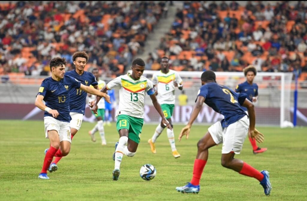 Screenshot_20231122_231356_Gmail