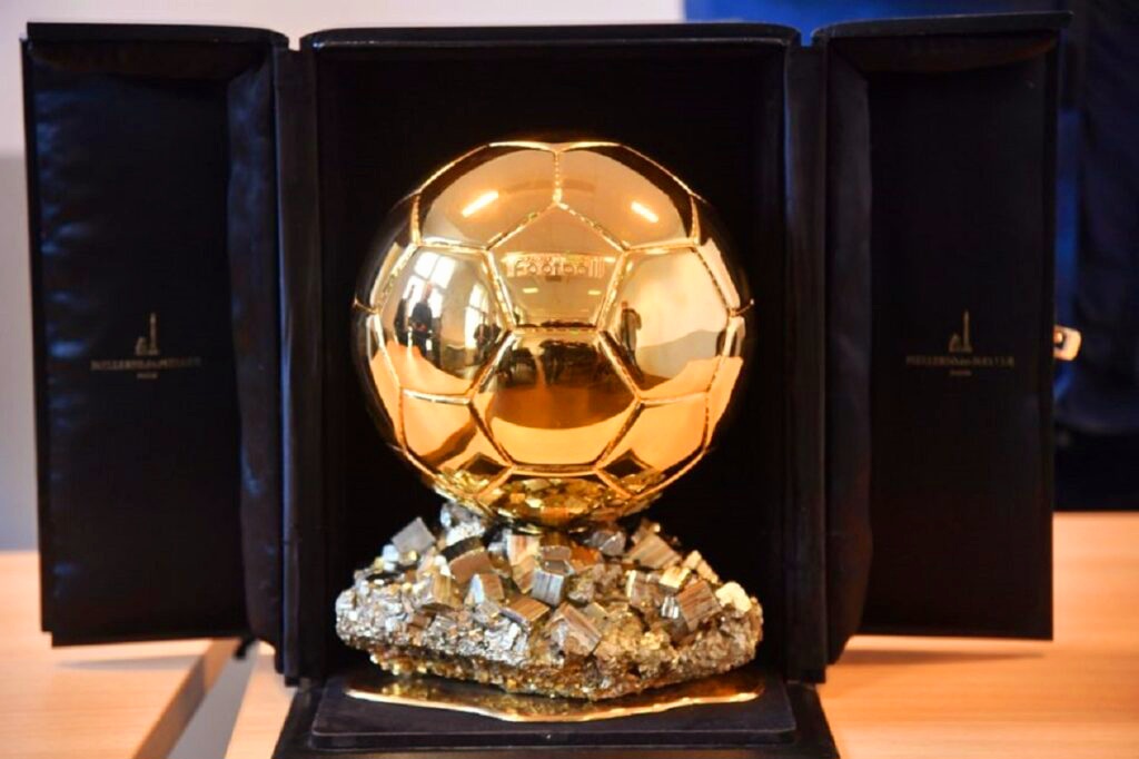 Ballon-dOr-2023-Le-vainqueur-a-recu-la-notification-les-medias-se-bousculent-pour-linterviewer-1024x683