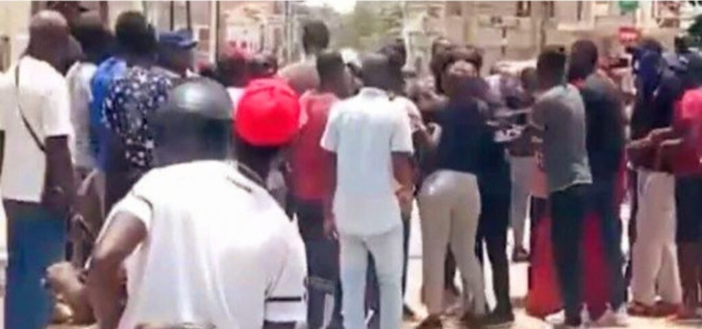 Screenshot_20240417_234958_Gallery