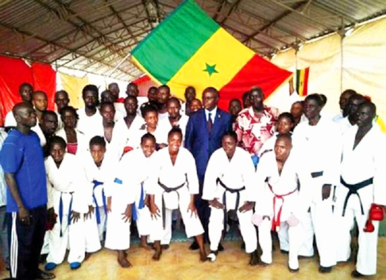 CREATOR: gd-jpeg v1.0 (using IJG JPEG v80), default quality?