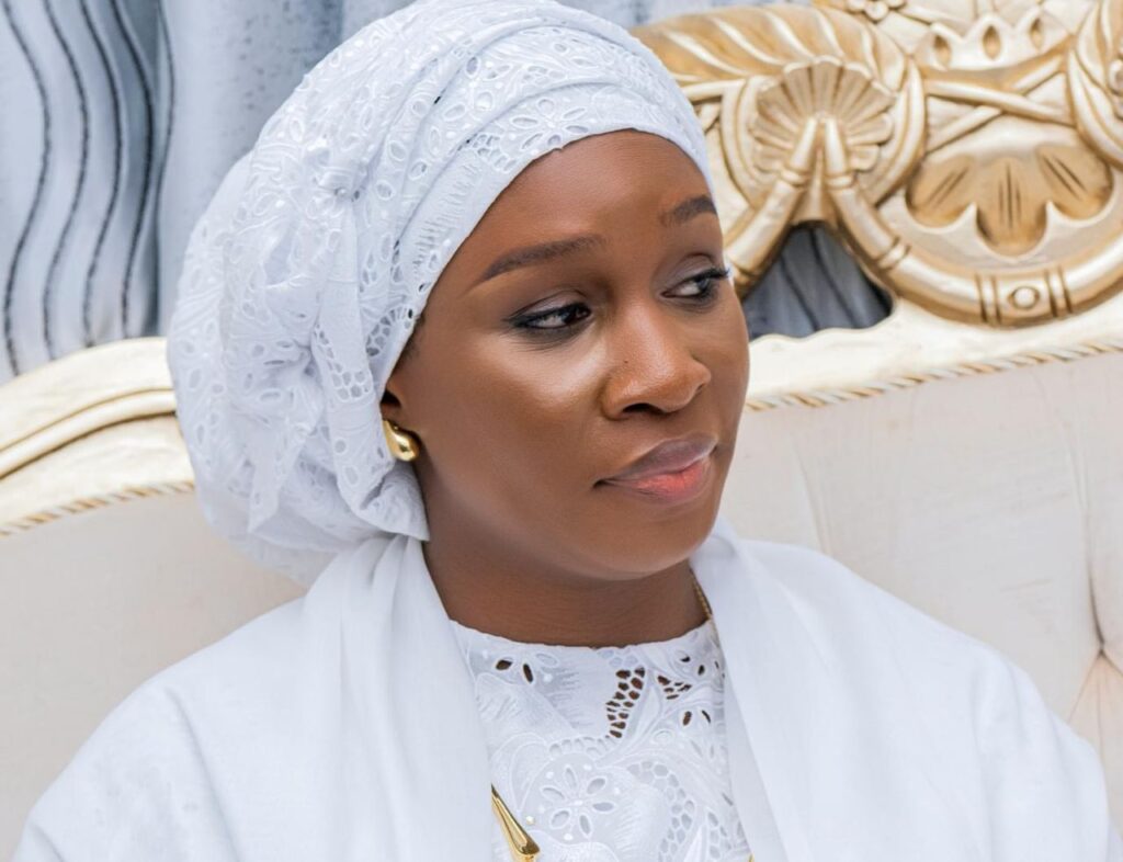 Decouvrez-lapparition-remarquable-de-Marie-Khone-Faye-a-Touba…_thumbnail