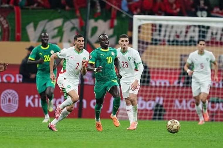 Sadio Mané et Achraf Hakimi