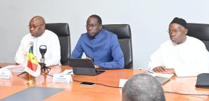 FACE À LA CRISE UNIVERSITAIRE - A