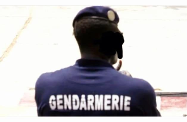 FAUX GENDARME.jfif