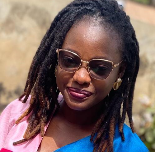 Plateaux télévisés- Cécile