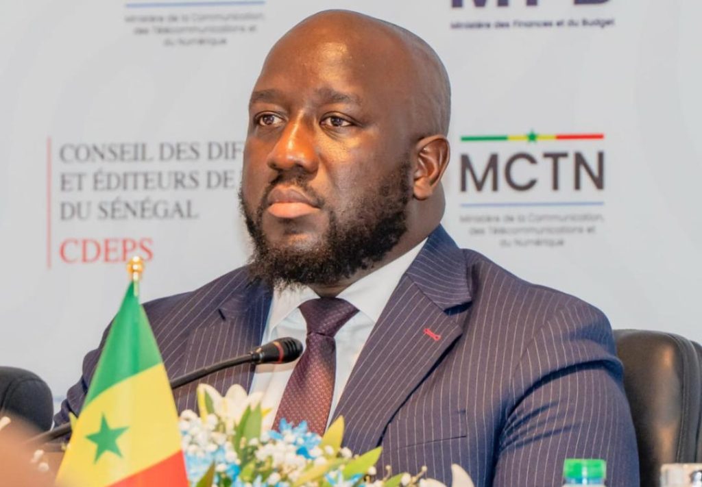 MIN COM.jfif